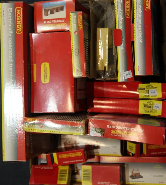 Hornby Railways 00 gauge - a large quantity of accessories and track, many items boxed, some loose, 6 large boxes